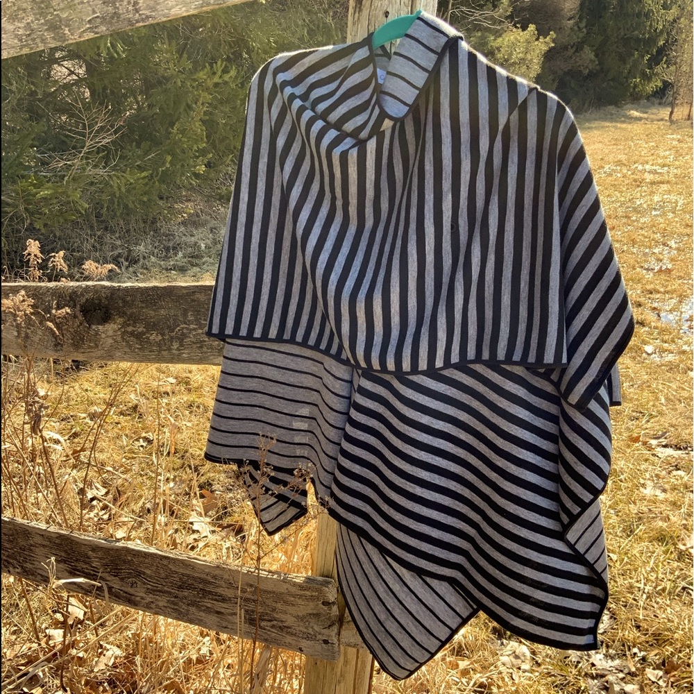 Calvin Klein Wrap in Black/ Grey Stripe one size